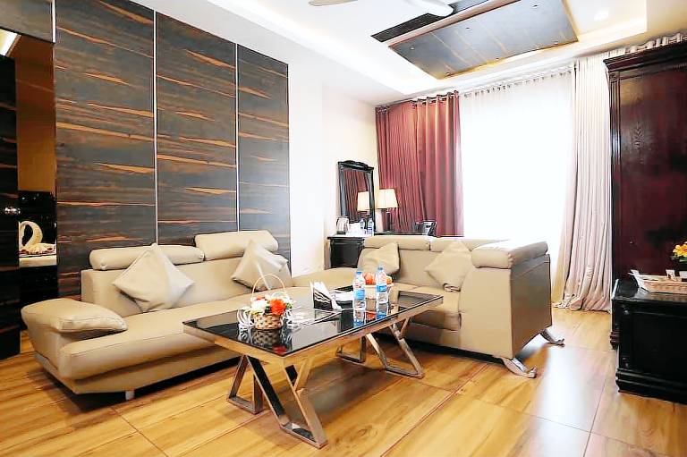 AAR Royal Residency Palmyra
