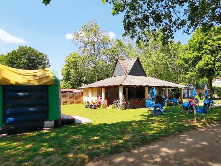 Mobile home with patio — photo 3
