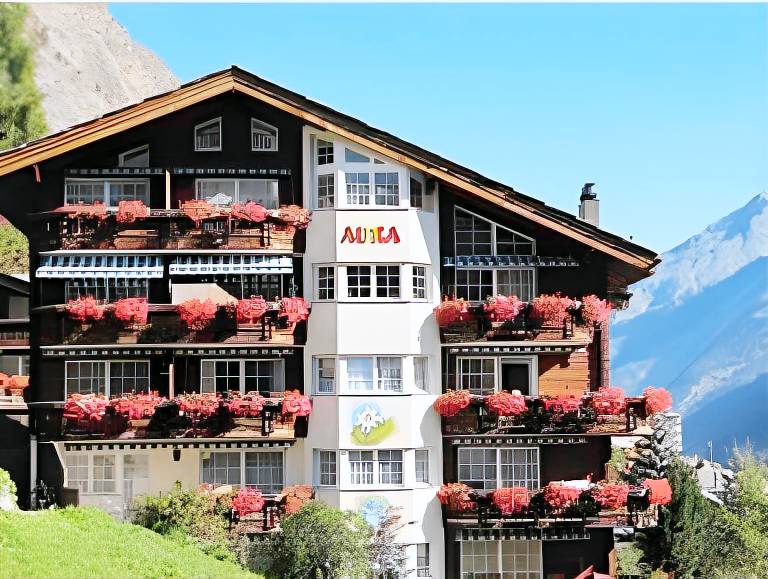 Holiday apartment with 2 rooms for 6 persons in Zermatt