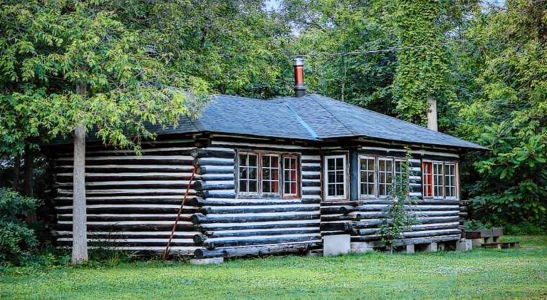 Pleasant vacation home | Dogs allowed in Kawartha Lakes, ON