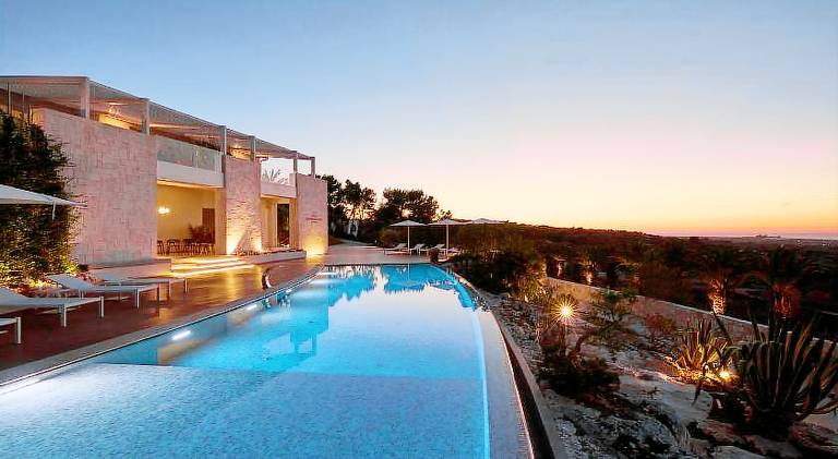 Spacious serviced apartment with sauna, garden & patio | Pets allowed in Polignano a Mare