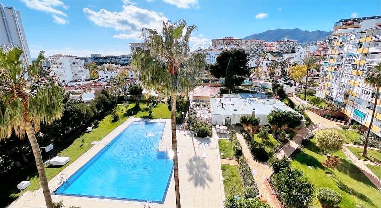 Rental apartment with terrace, private pool & garden | Next to the beach | Dogs allowed in Torremolinos