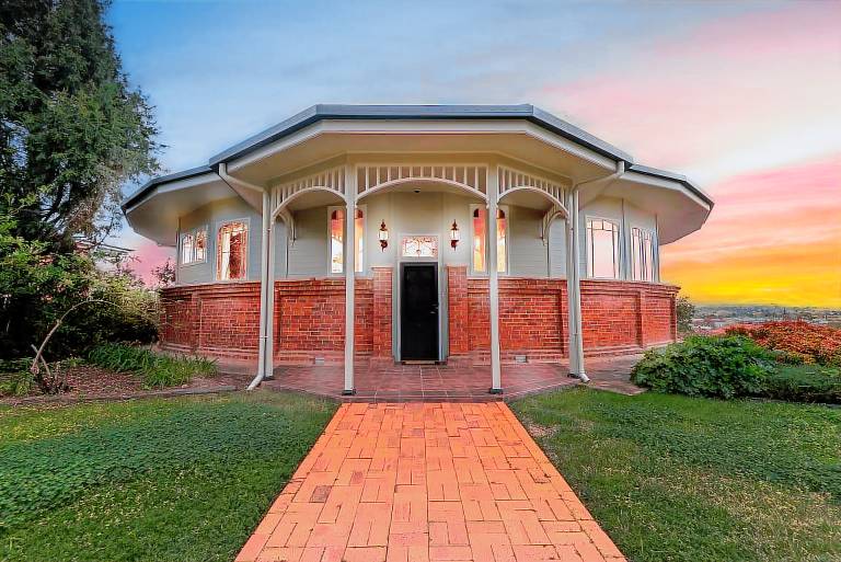 House  Bathurst