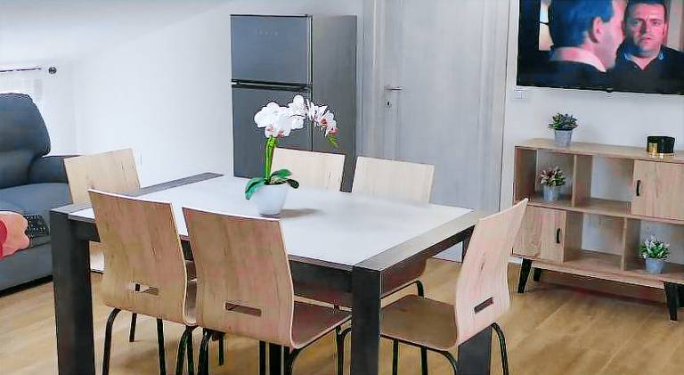 Apartment with patio — photo 4