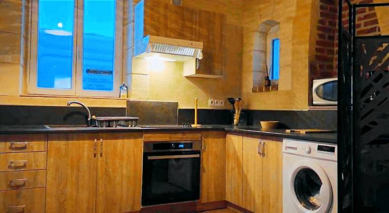 Vacation home with hot tub — photo 4