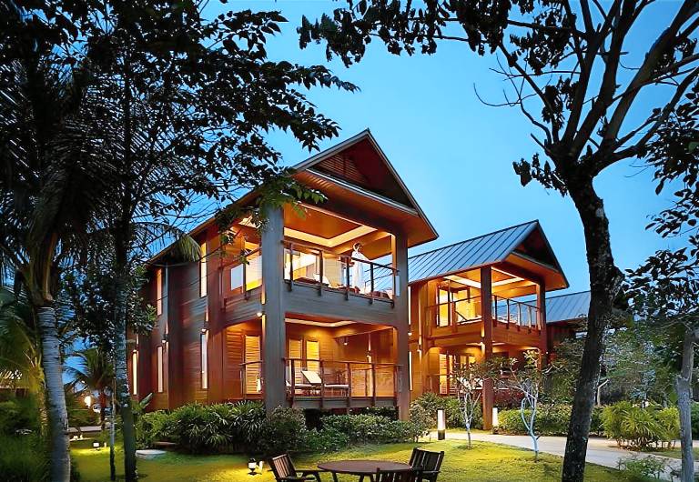 The Langit Duyong Marina Resort