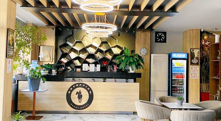 Peaky Hotel — photo 2