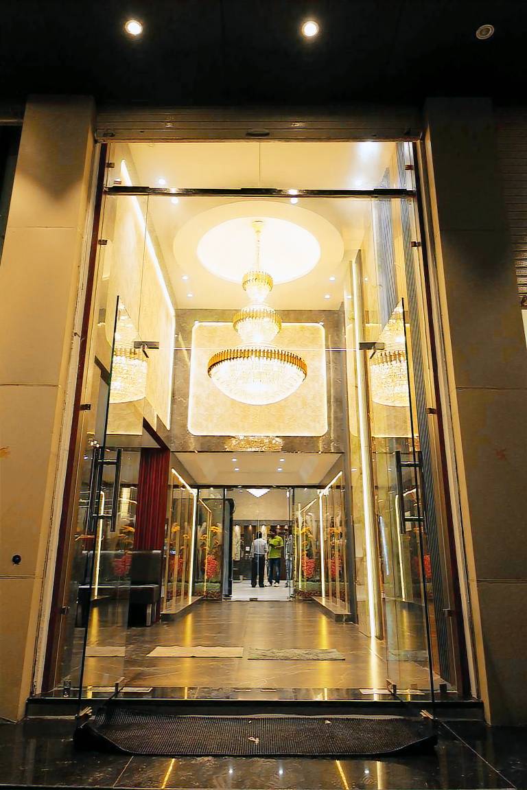 RR Hotel & Restaurant