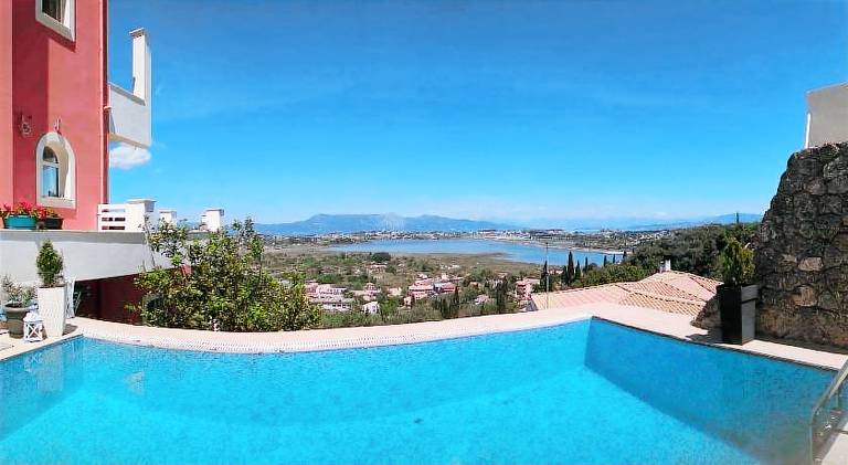 Holiday apartment with private pool, patio & yard in Corfu