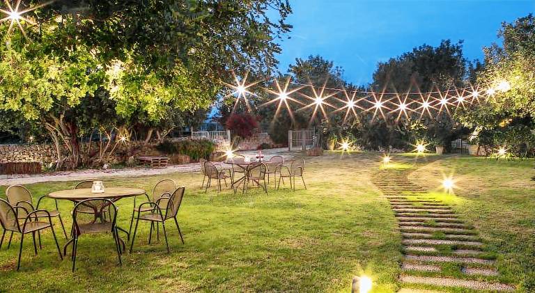 Farm with terrace, pool & yard — photo 5