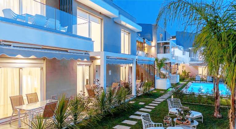 Wonderful apartment with yard, pool & terrace | Beach nearby | Pets allowed — photo 3