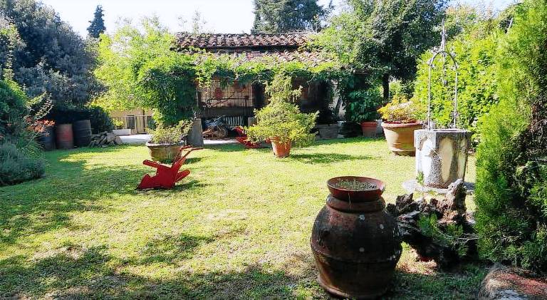 Farm with garden in Rignano sull'Arno