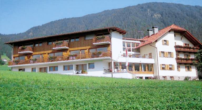 Serviced apartment with sauna, patio & garden | Pets allowed in Rasun Anterselva