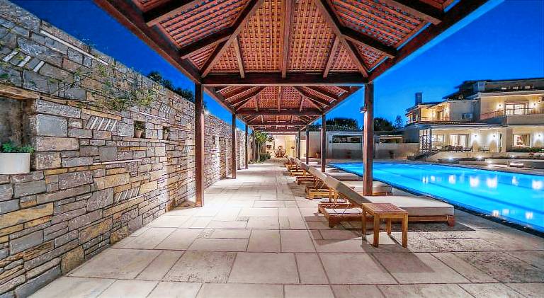 Fully equipped charming villa with garden, hot tub & private pool | Perfect for remote work | Pet-friendly — photo 5
