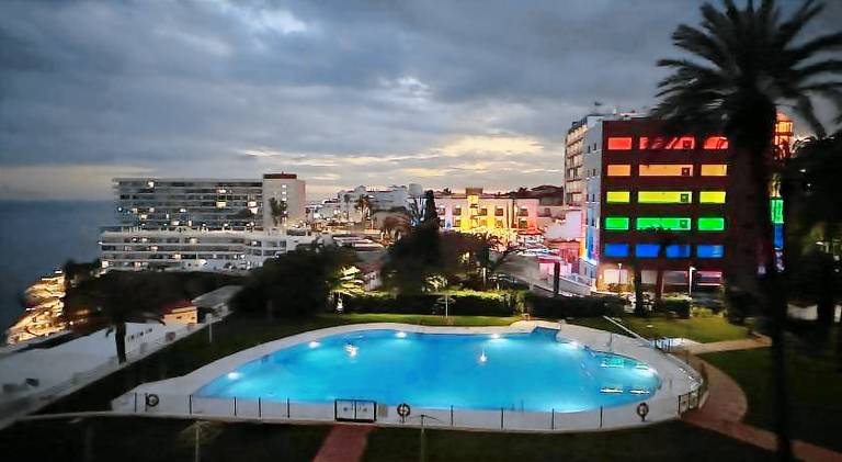 La Roca Sea View Luxury Apartment Beach Elevator — photo 3