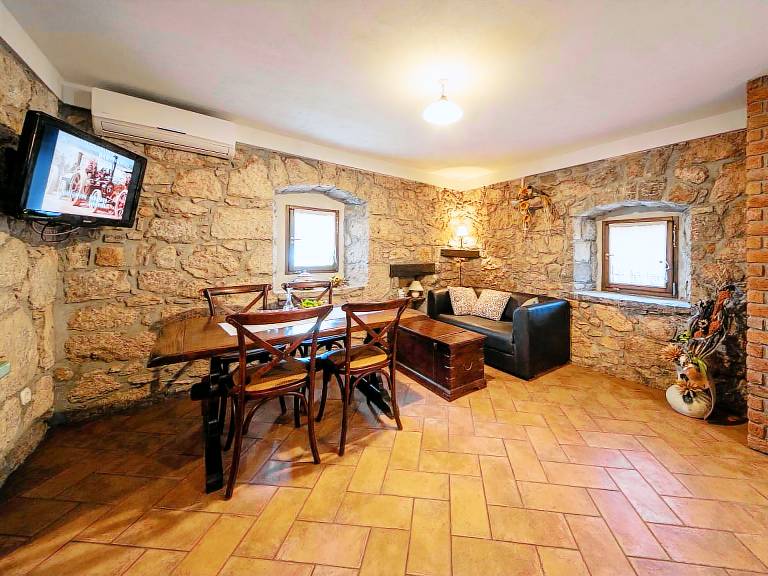 Rental apartment with garden, barbecue & patio — photo 4