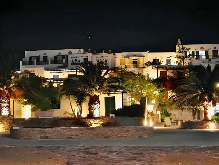 Serviced apartment with garden, pool & terrace | Beach nearby | Pets allowed in Tinos