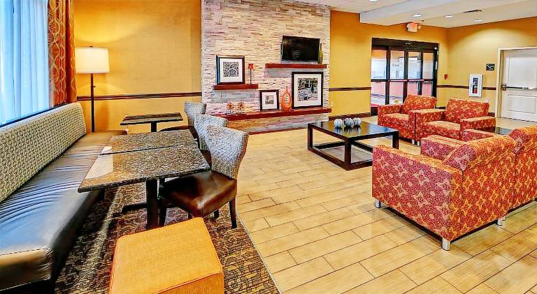 Hampton Inn Crossville — photo 4