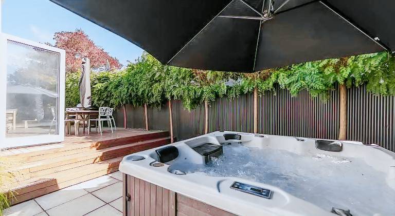 Lovely house with jacuzzi | Pet-friendly in Christchurch