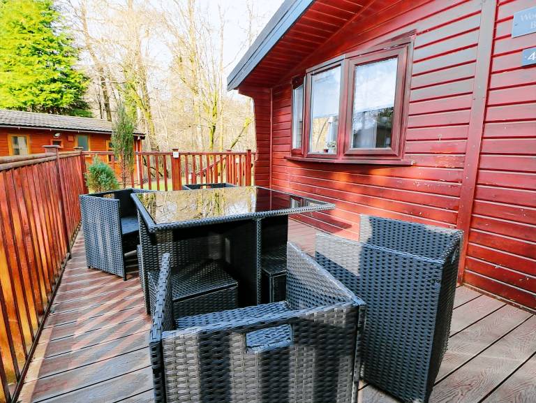 Cottage with yard & hot tub — photo 2