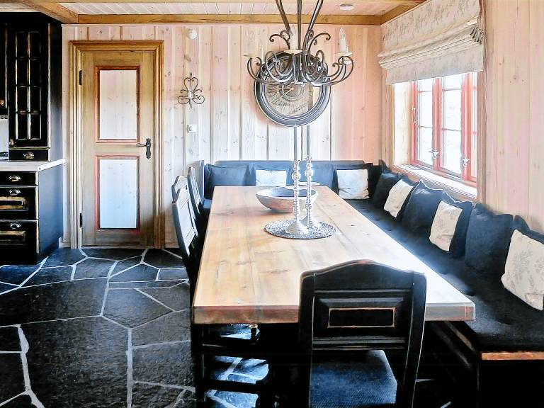 Vacation home with yard, patio & barbecue | Perfect for remote work — photo 4