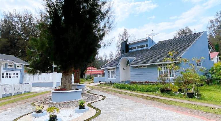 365 m&sup2; Villa