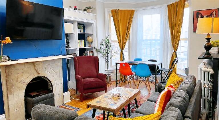 Apartment with 4 rooms for 7 persons in Halifax, NS