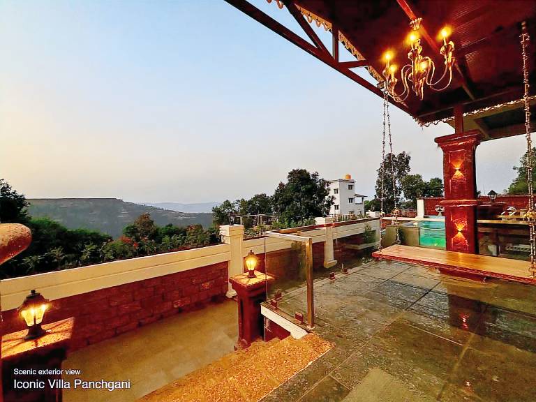 Villa with terrace, pool & yard | Pets allowed — photo 3