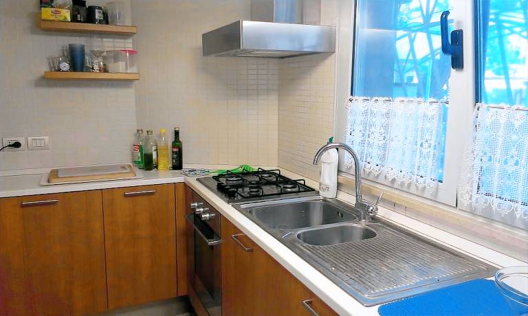 Holiday apartment with yard — photo 5