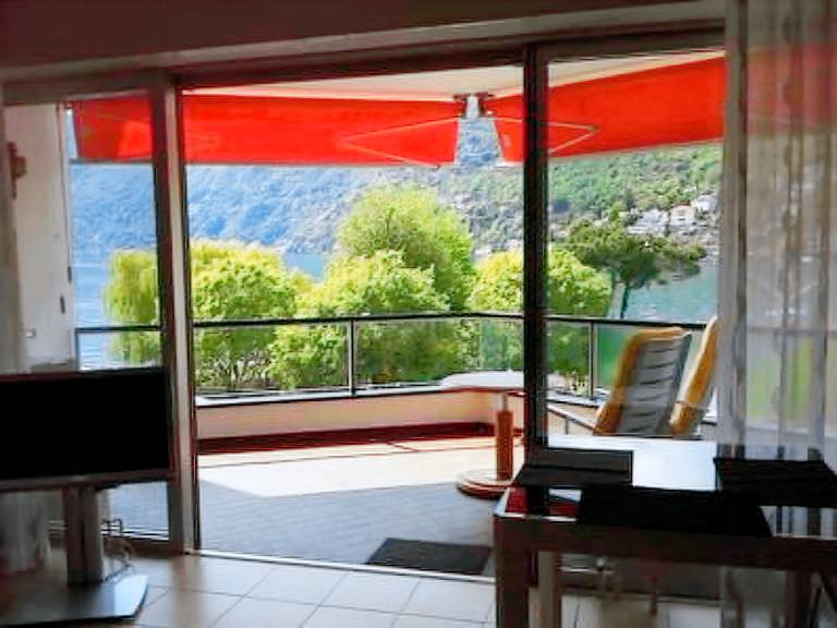 Apartment with pool & yard | Sea view — photo 3