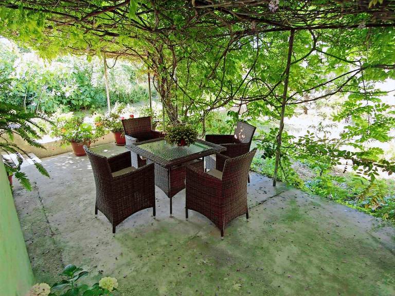 Rental apartment with yard | Garden view — photo 3