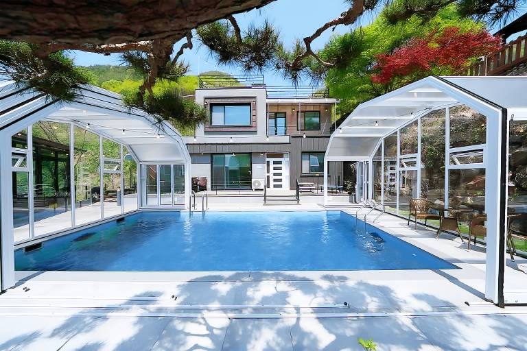 Miryang Pine Tree Pool Villa Pension