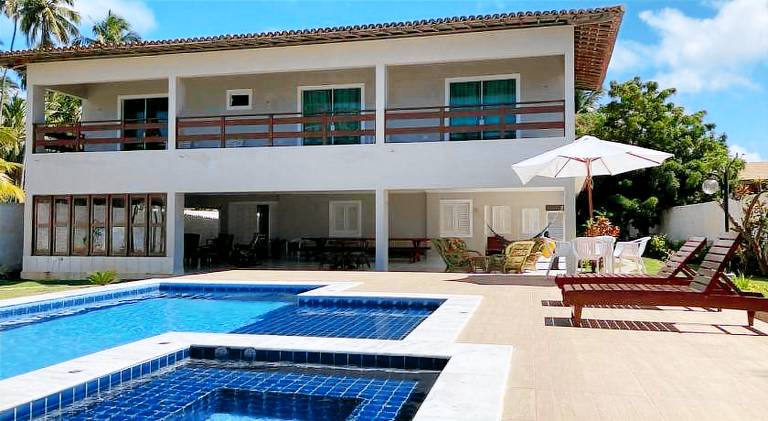 Spacious vacation home with hot tub & pool | Beach nearby | Dogs allowed in Maragogi