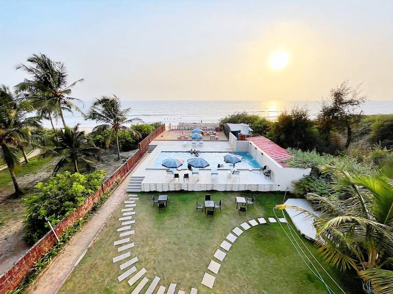 Resort Shiroda Beach