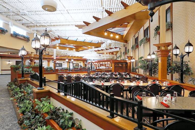 Canad Inns Destination Centre Fort Garry — photo 4