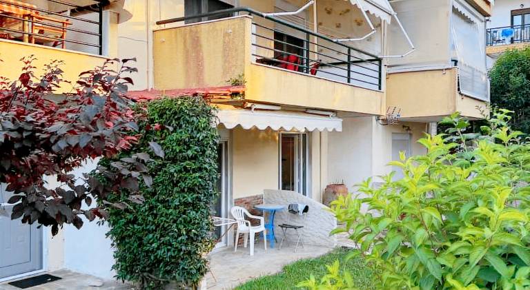 Rental apartment with garden & terrace — photo 2