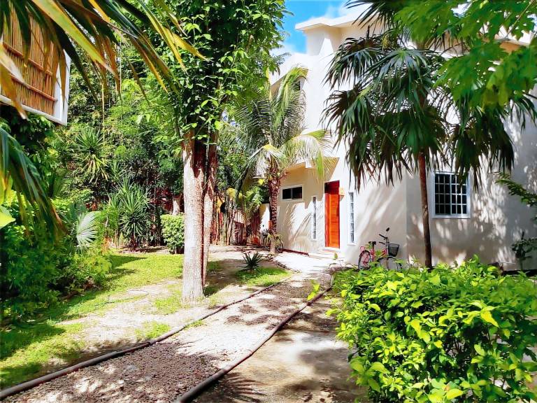 Vacation home with BBQ, yard & pool | Nature view in Cozumel