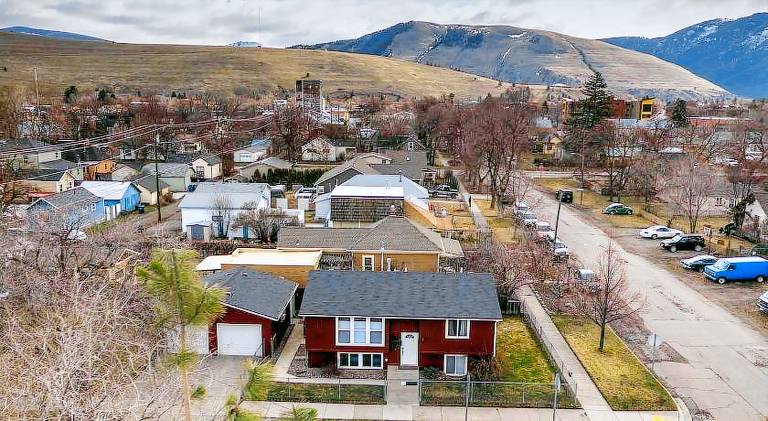 House with 4 rooms for 8 persons in Missoula, MT