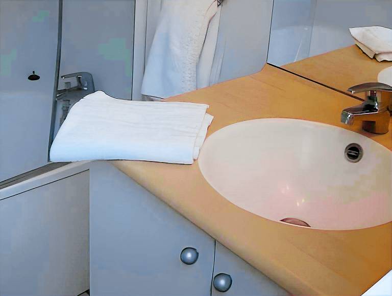Serviced apartment with pool, terrace & garden | Pet-friendly — photo 2