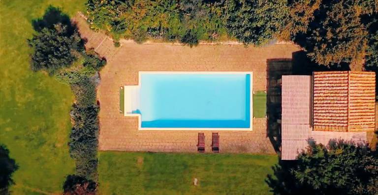 Villa with private pool, yard & grill — photo 3