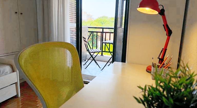 Vacation home with barbeque, patio & yard | Close to the beach | Suitable for remote work | Pets allowed — photo 3