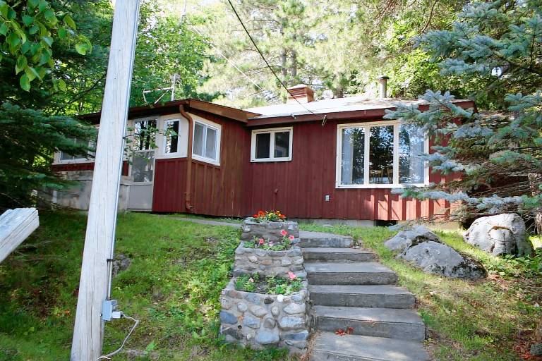 Cottage Pelican Lake