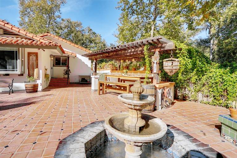 Spacious Courtyard & Spanish Charm: Silverado Home in Orange, CA