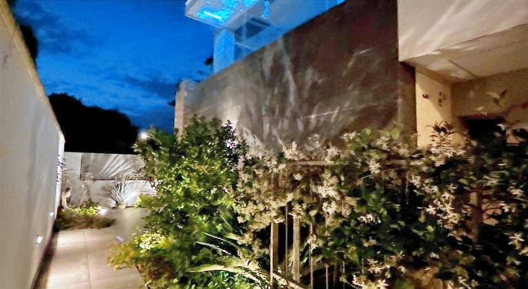 Holiday apartment with yard — photo 5