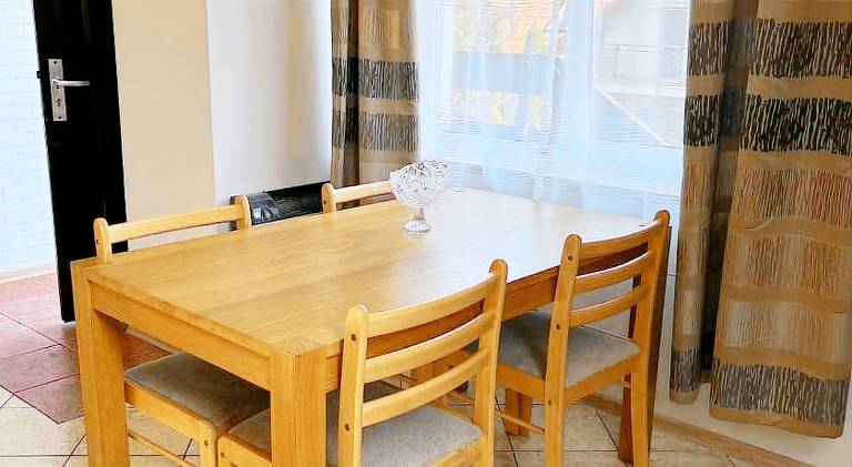 Rental apartment with patio, yard & barbecue — photo 5