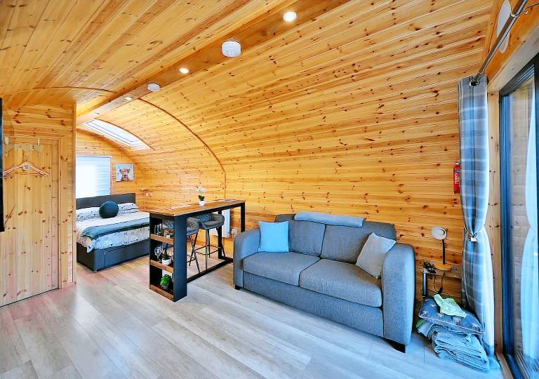 Cabin with yard | Mountain view — photo 4