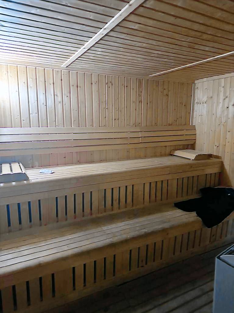 Big holiday apartment with jacuzzi & pool | Pets are welcome — photo 5