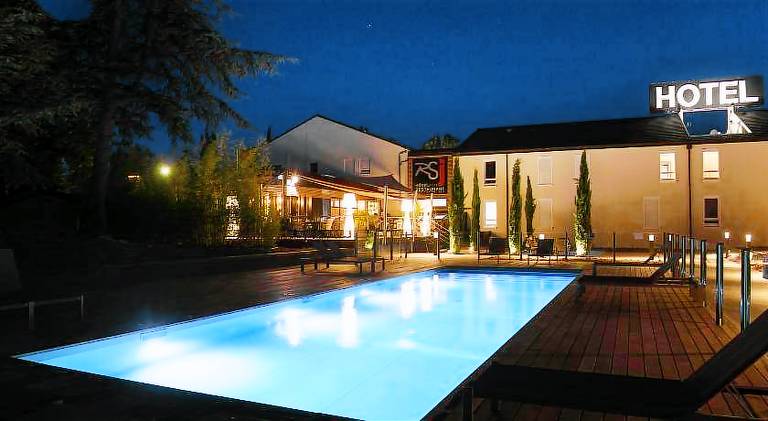 Logis Hotel Relais Saint Jacques - Chateauroux — photo 4