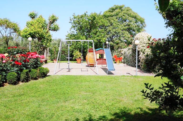 Vacation home with private pool, grill & garden | Panoramic view — photo 4
