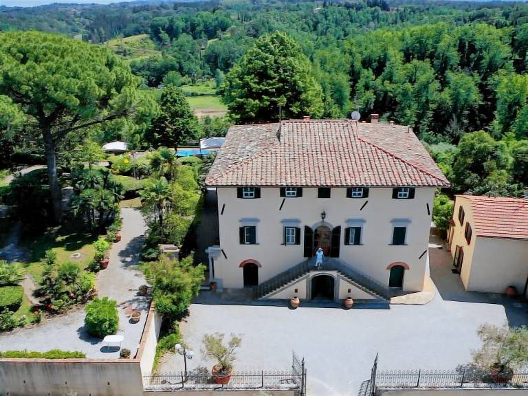 Casa Lorenzana